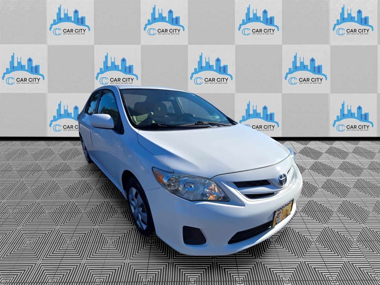 Toyota Corolla LE 2011