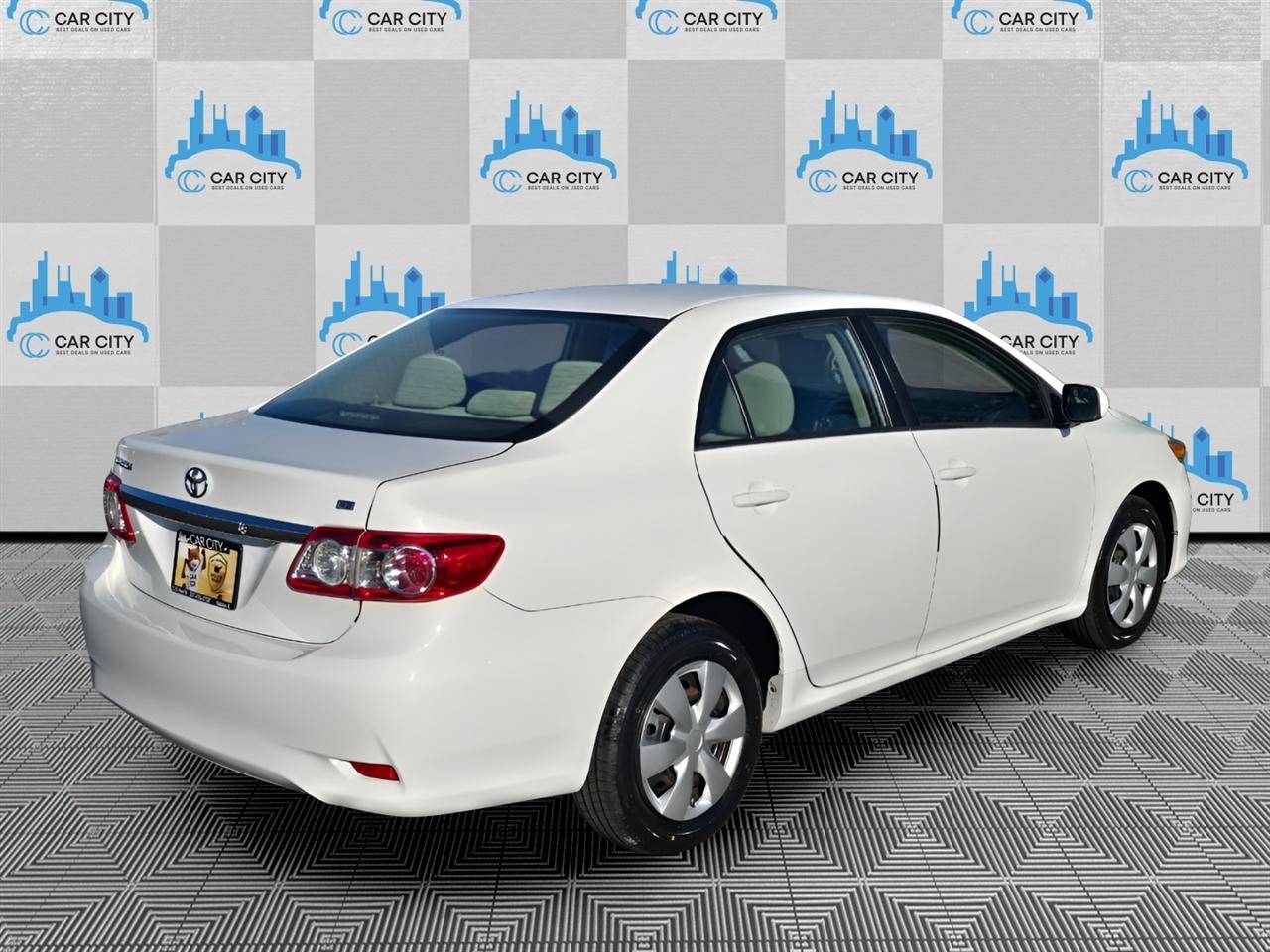 Toyota Corolla LE 2011