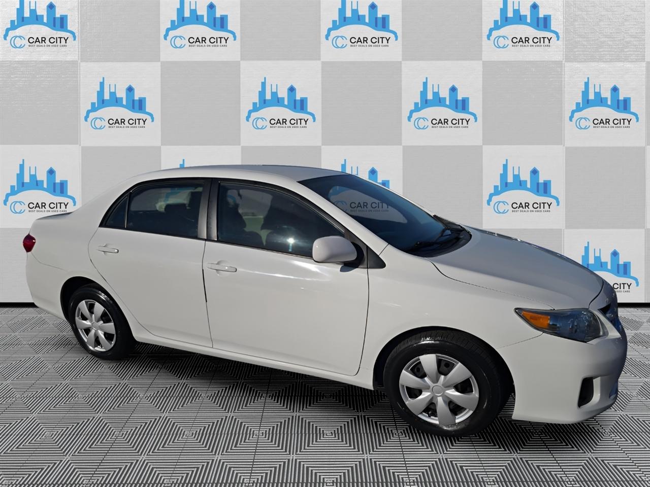 Toyota Corolla LE 2011