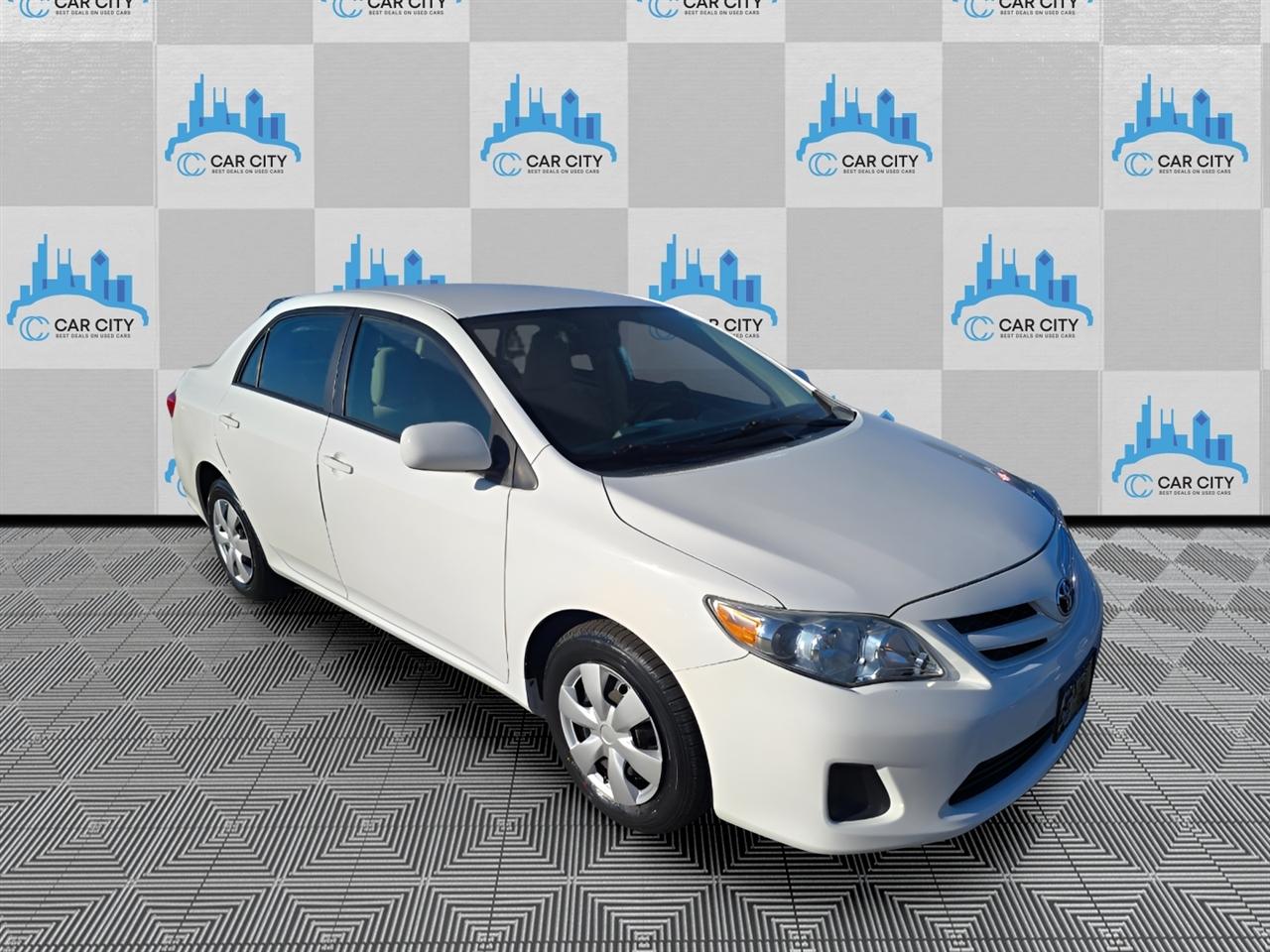 Toyota Corolla LE 2011