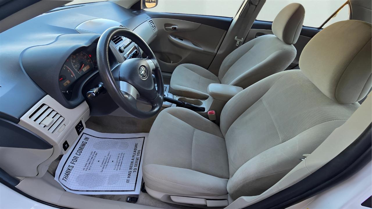 Toyota Corolla LE 2011