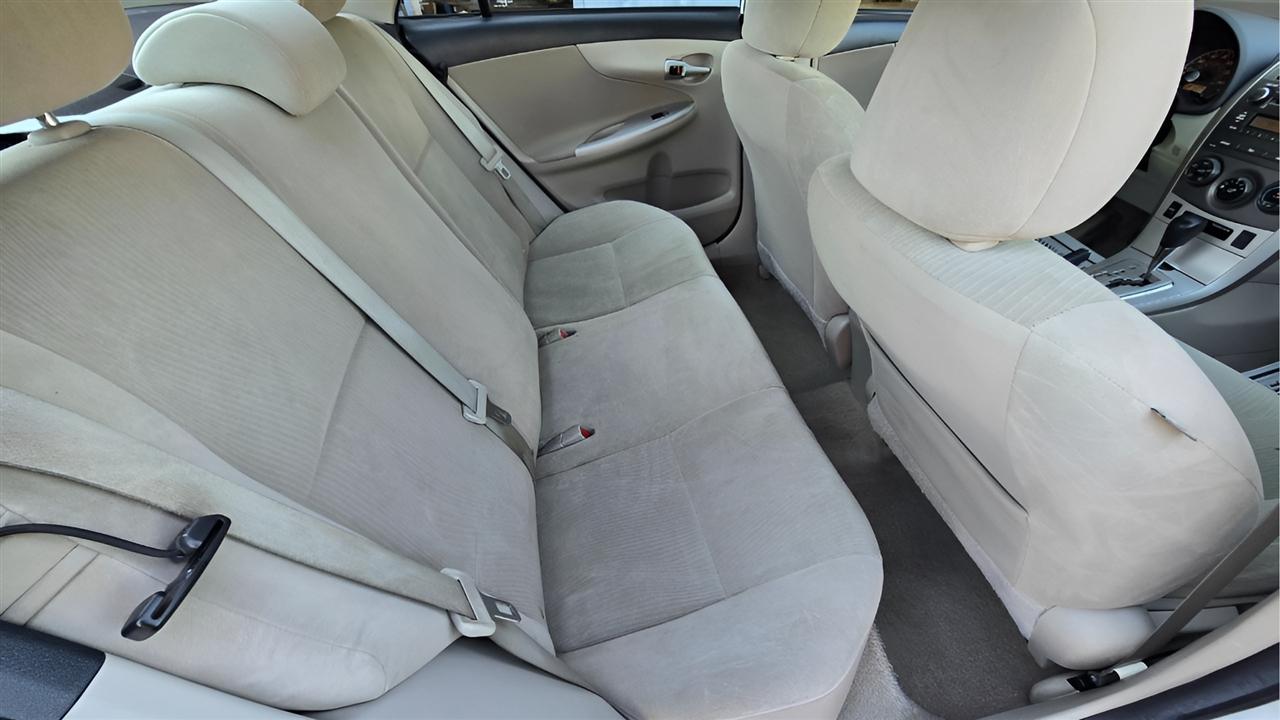Toyota Corolla LE 2011