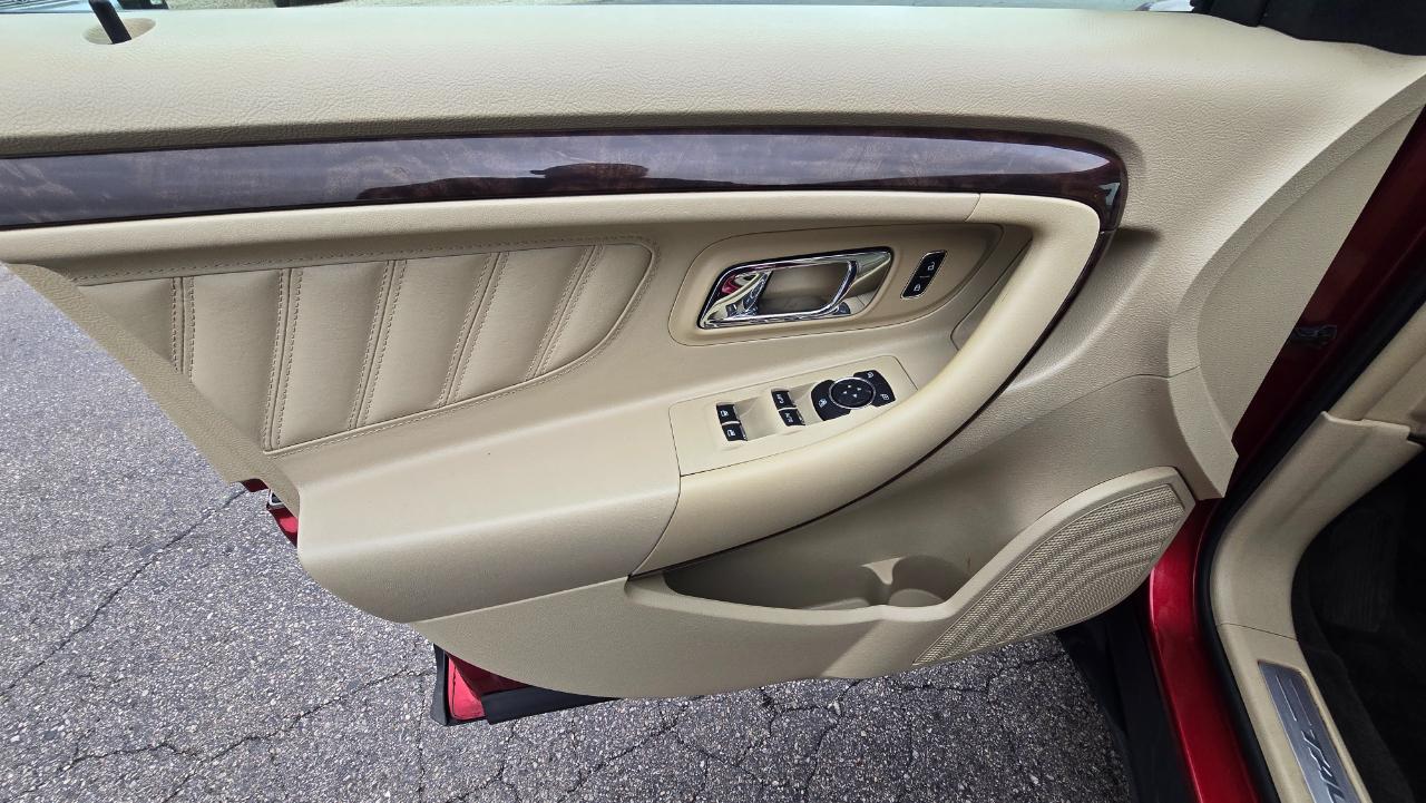 Ford Taurus Limited AWD 2013