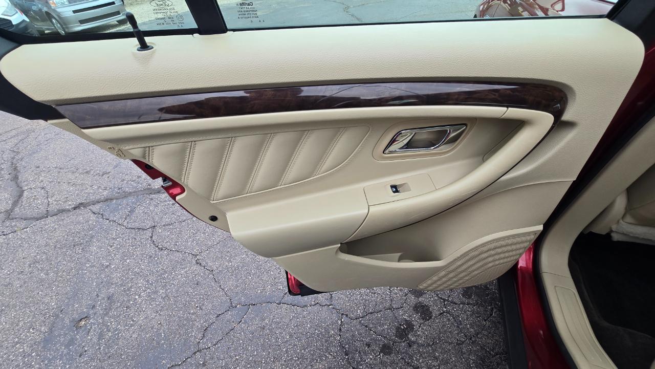 Ford Taurus Limited AWD 2013