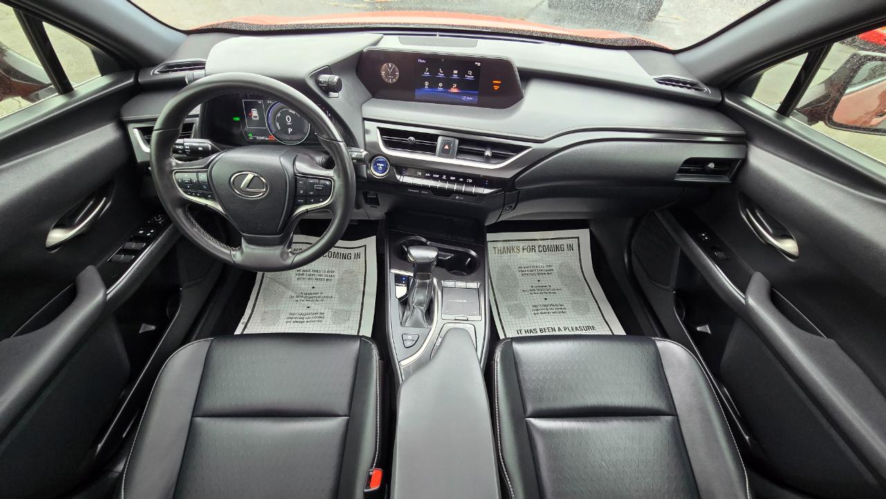 Lexus UX 250h Base 2021