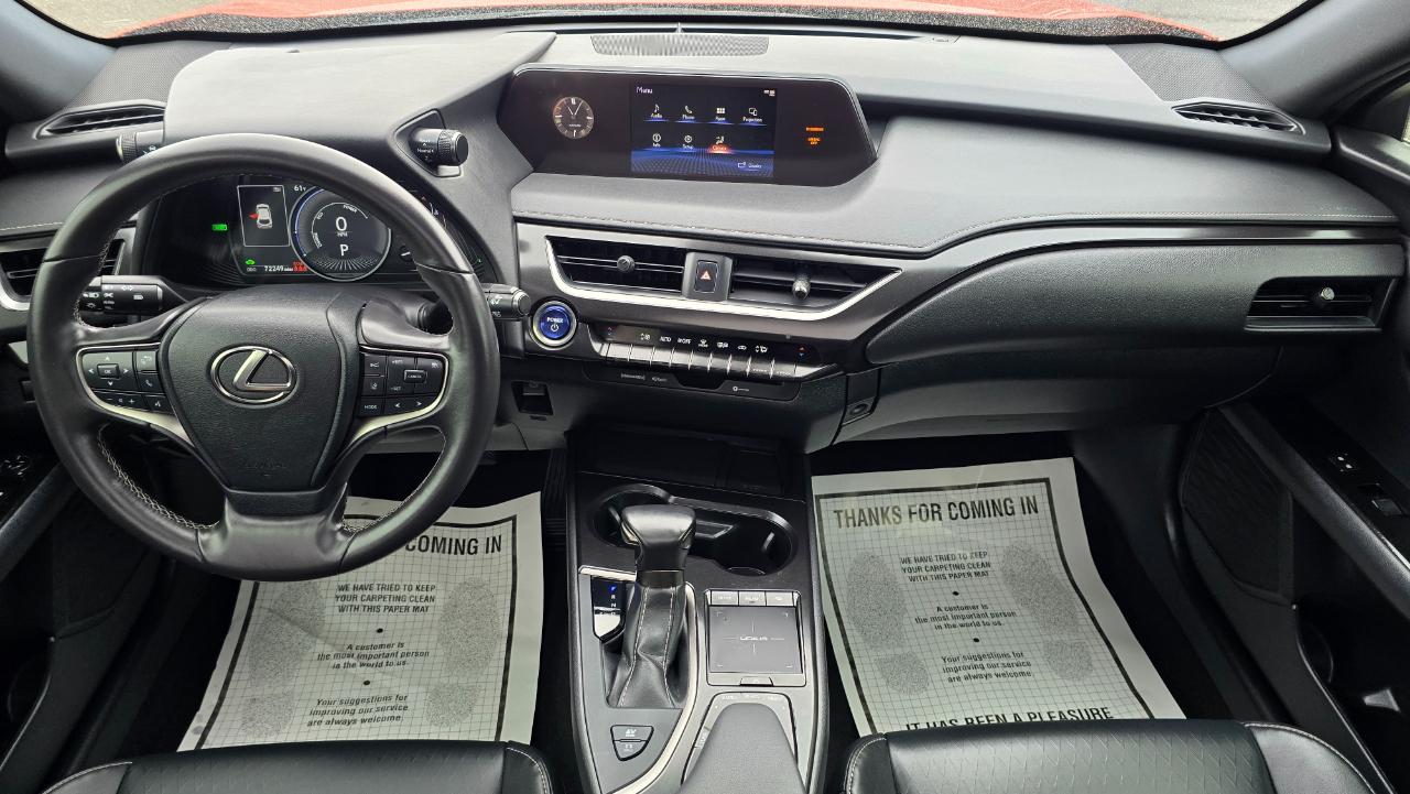 Lexus UX 250h Base 2021