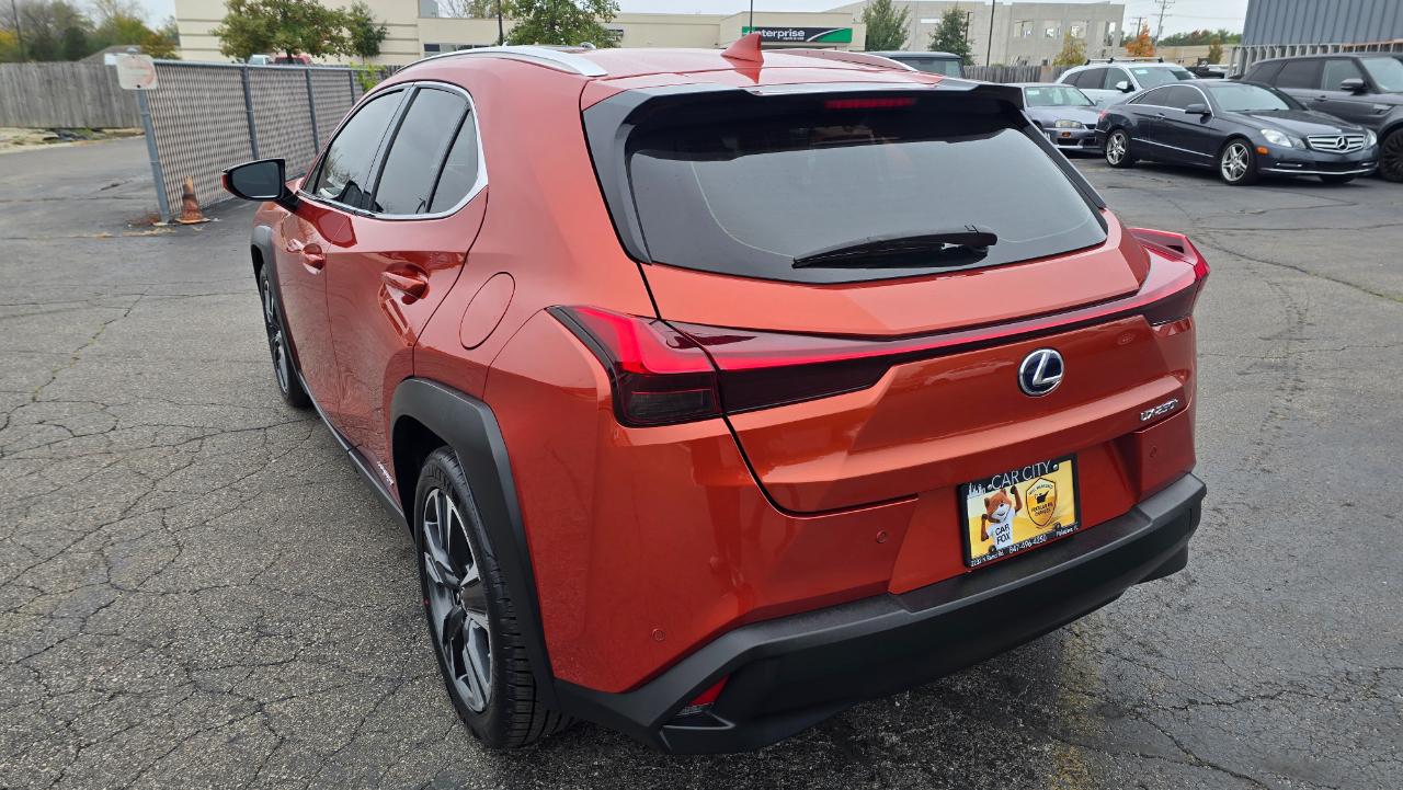 Lexus UX 250h Base 2021