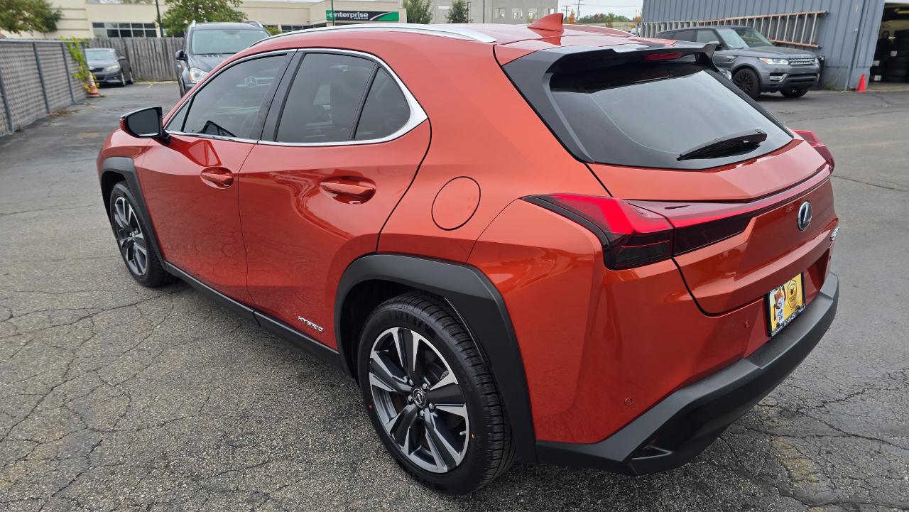 Lexus UX 250h Base 2021