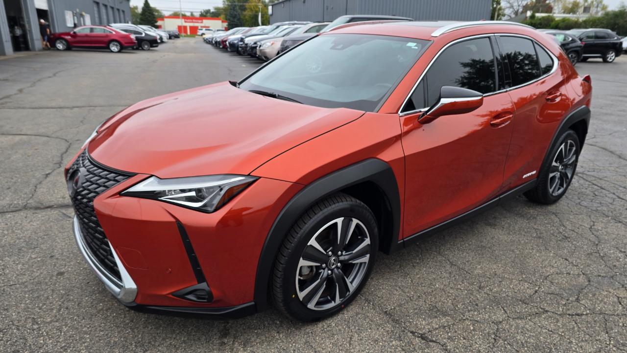 Lexus UX 250h Base 2021