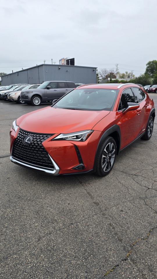 Lexus UX 250h Base 2021
