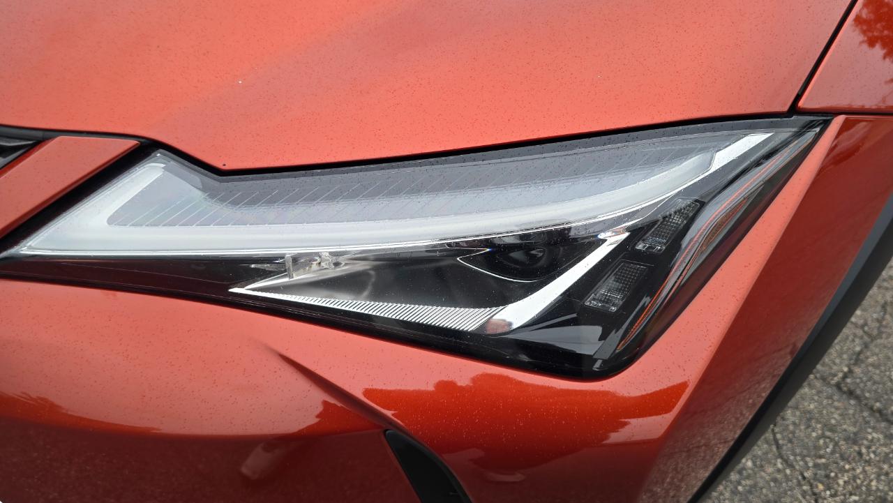 Lexus UX 250h Base 2021