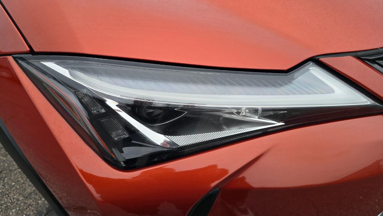 Lexus UX 250h Base 2021