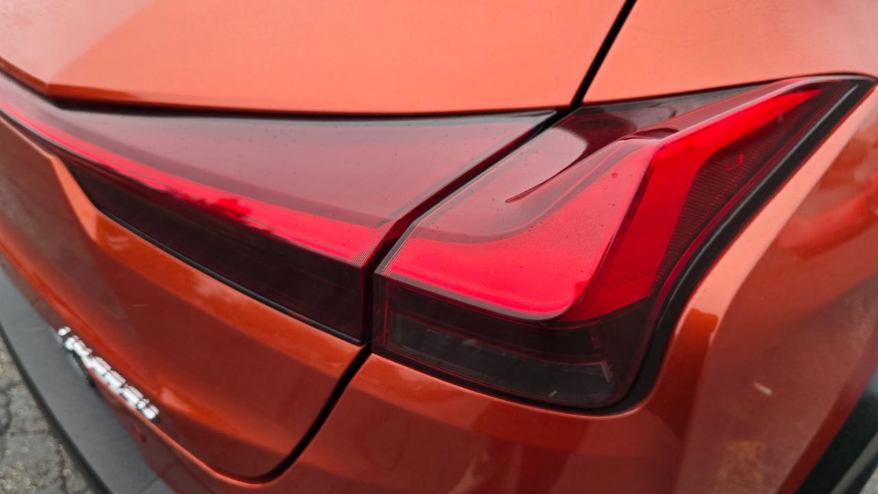Lexus UX 250h Base 2021