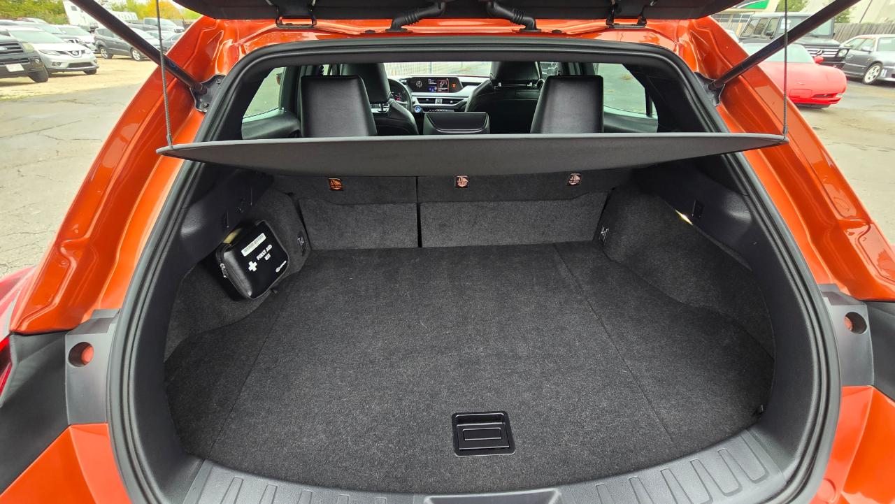 Lexus UX 250h Base 2021