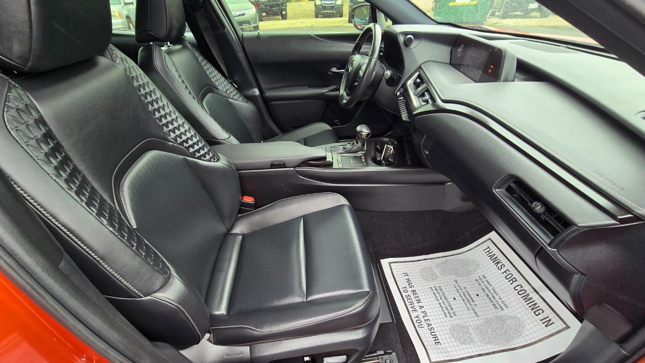 Lexus UX 250h Base 2021