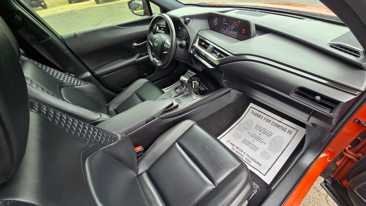 Lexus UX 250h Base 2021