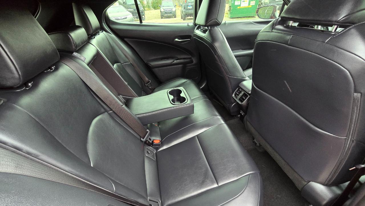 Lexus UX 250h Base 2021
