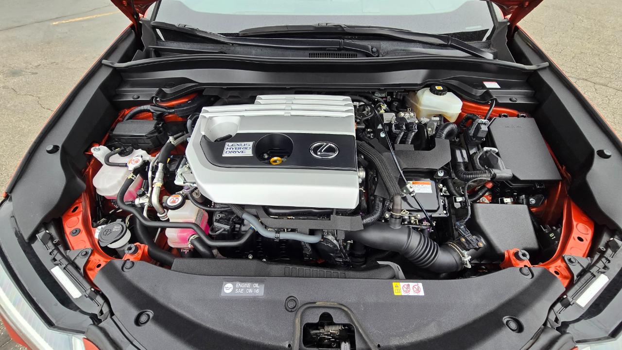 Lexus UX 250h Base 2021