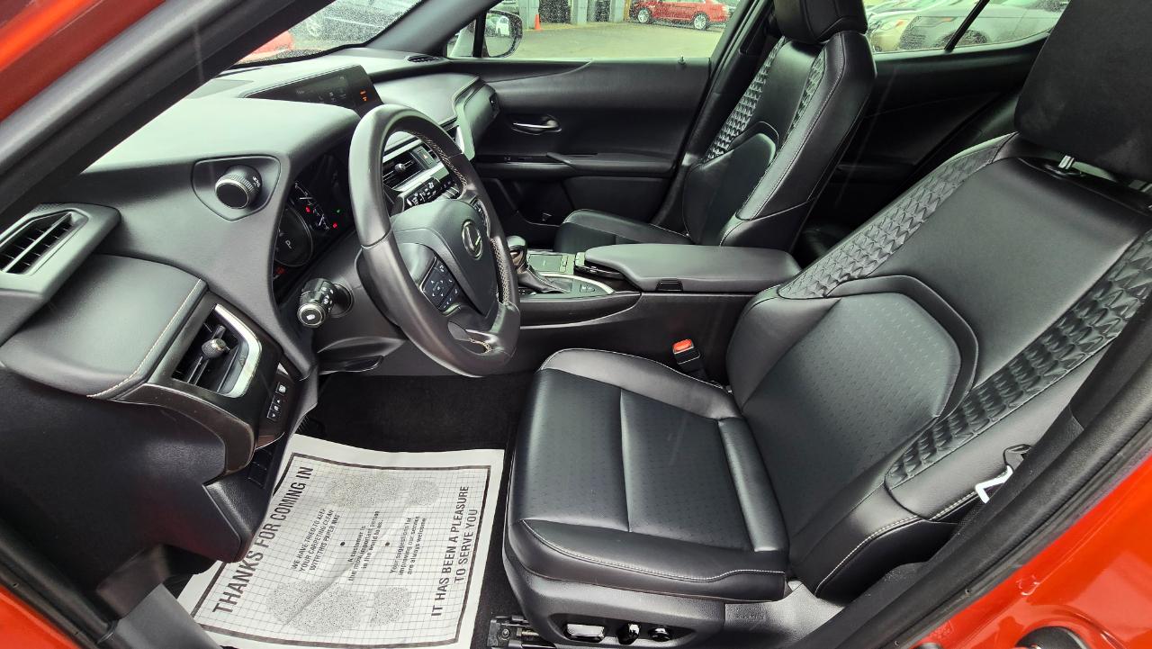 Lexus UX 250h Base 2021