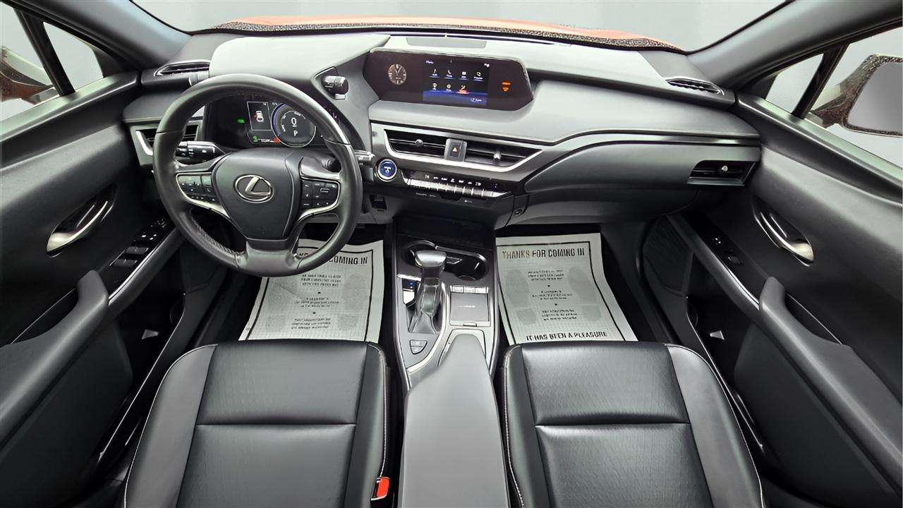 Lexus UX 250h Base 2021