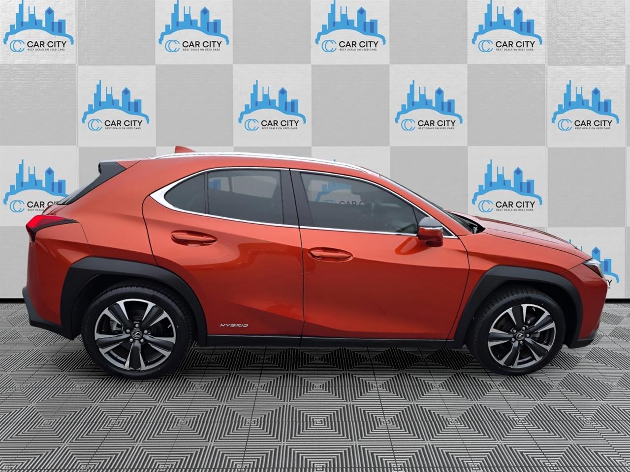 Lexus UX 250h Base 2021