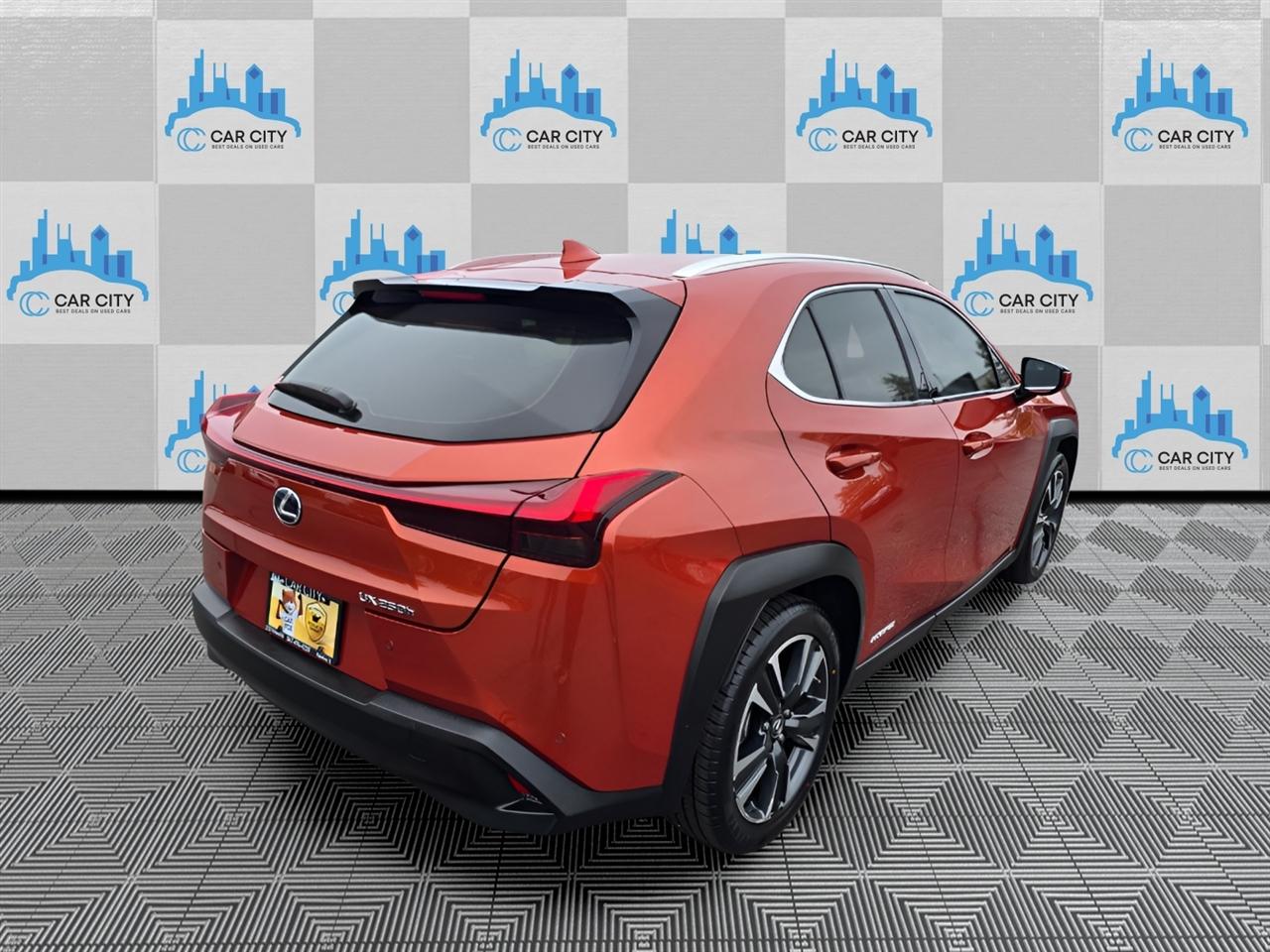 Lexus UX 250h Base 2021