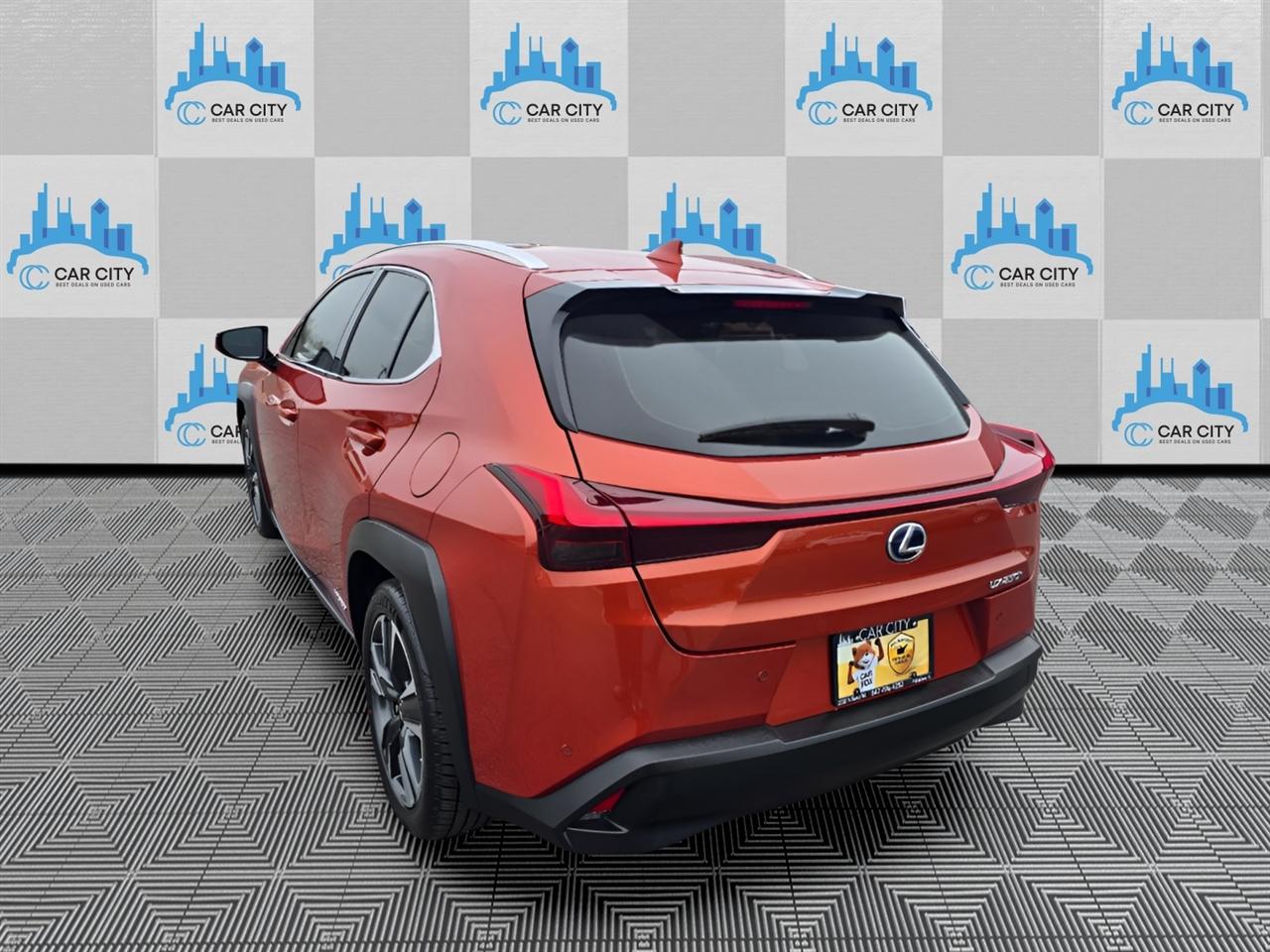 Lexus UX 250h Base 2021