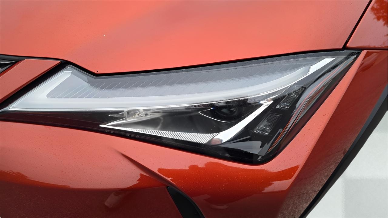 Lexus UX 250h Base 2021