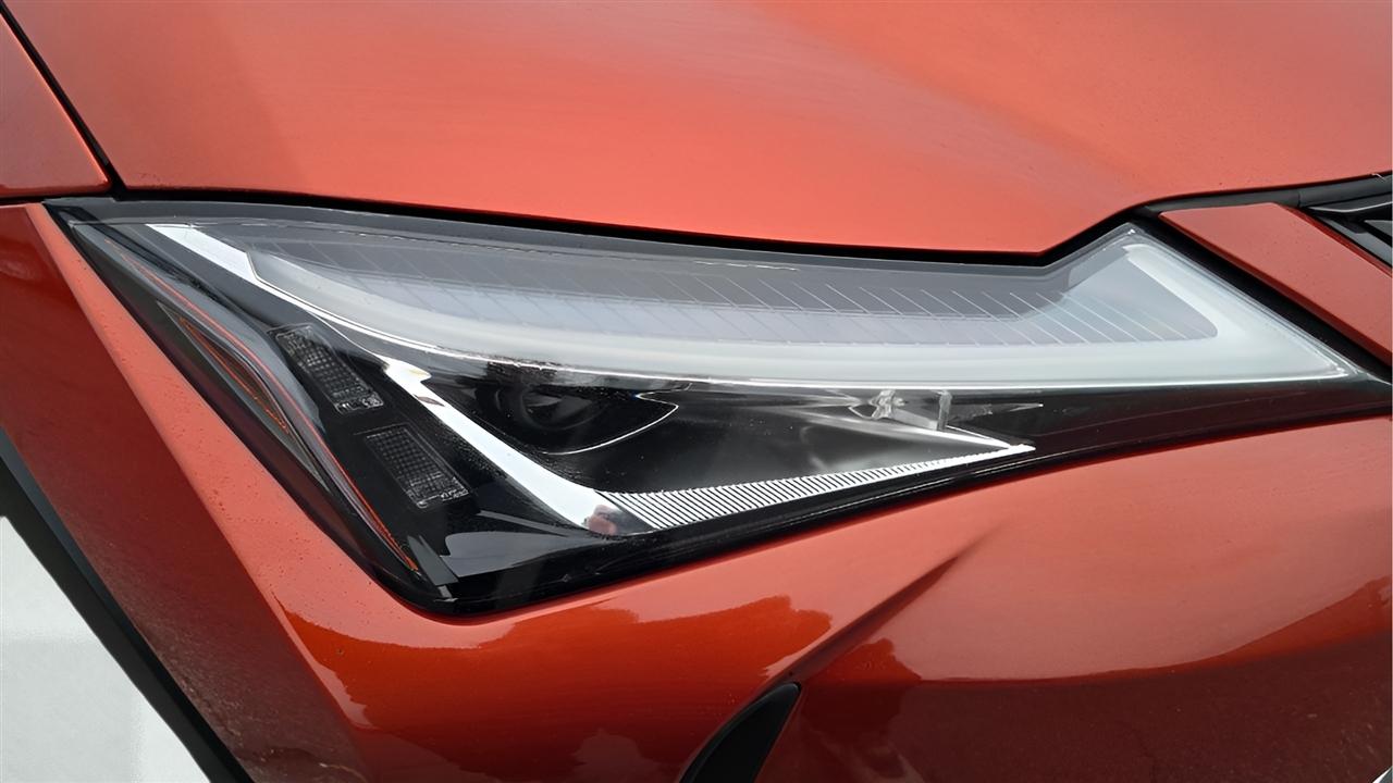 Lexus UX 250h Base 2021