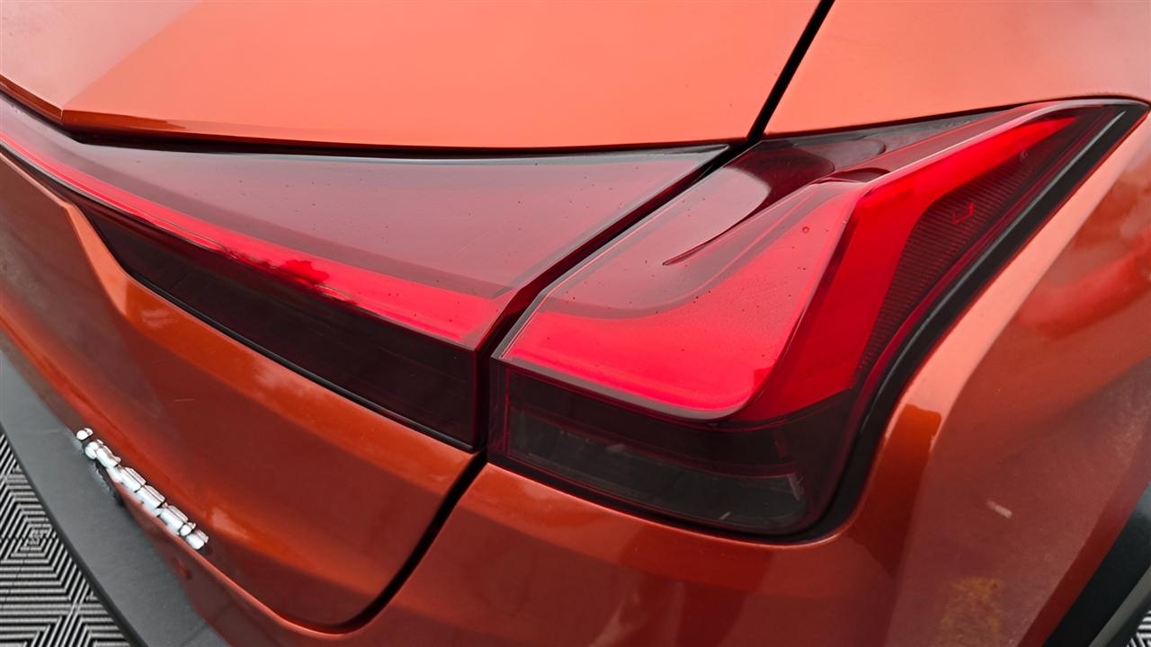 Lexus UX 250h Base 2021