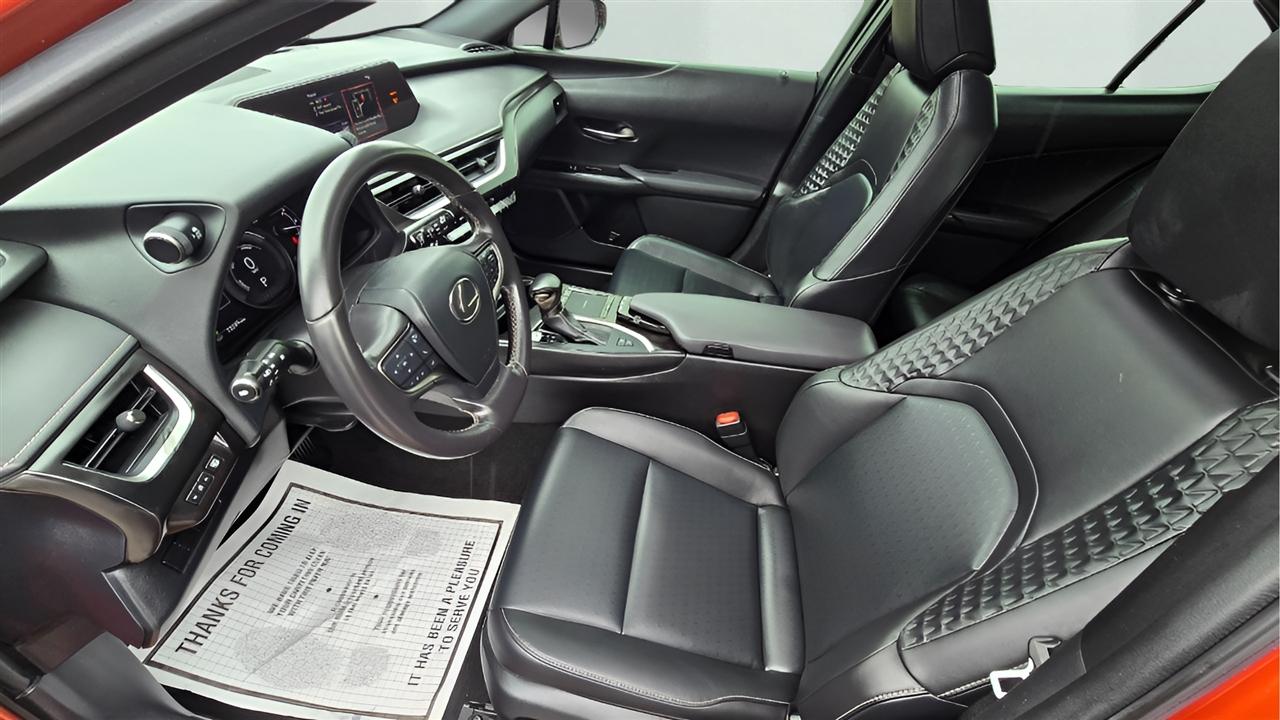 Lexus UX 250h Base 2021