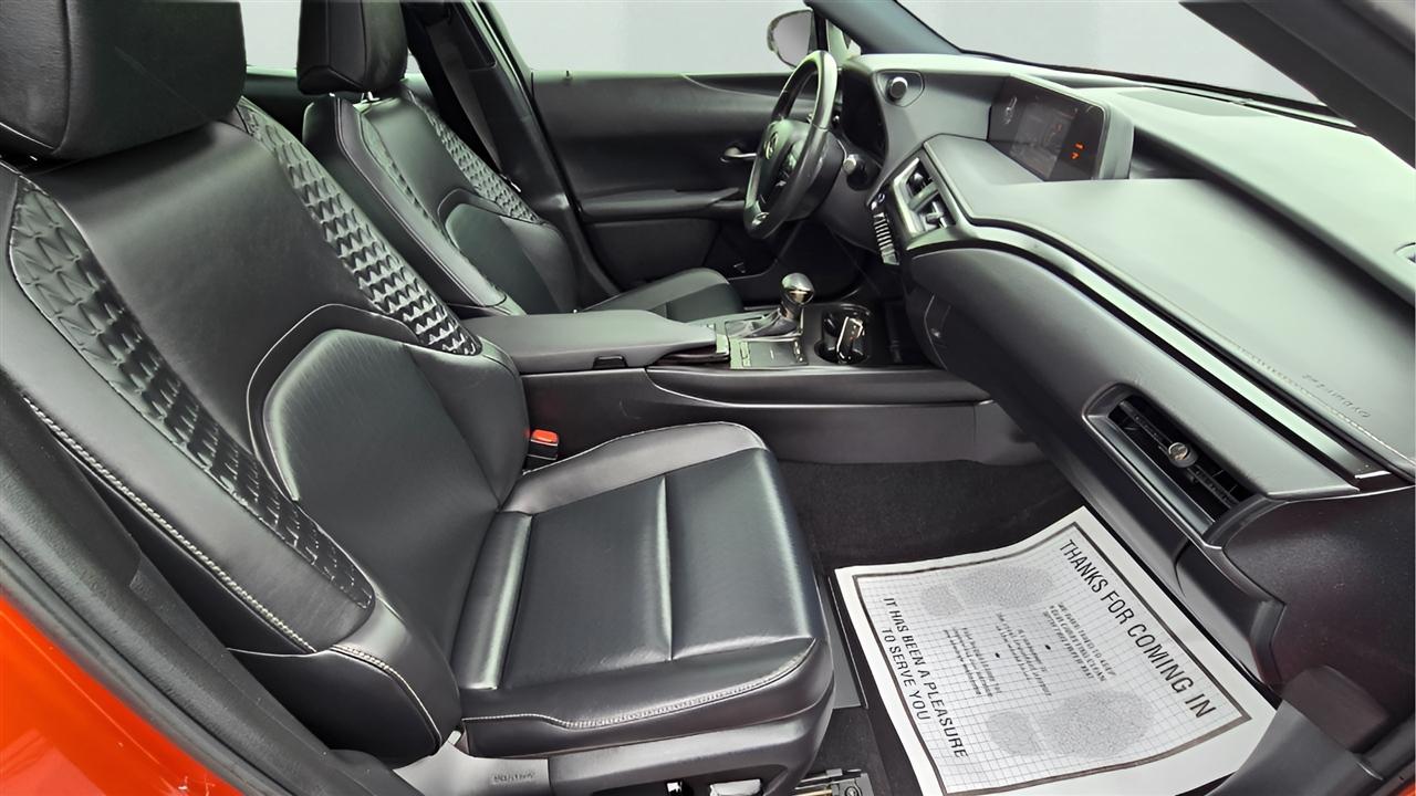 Lexus UX 250h Base 2021