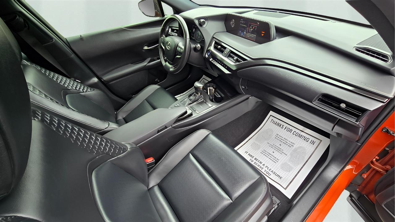 Lexus UX 250h Base 2021
