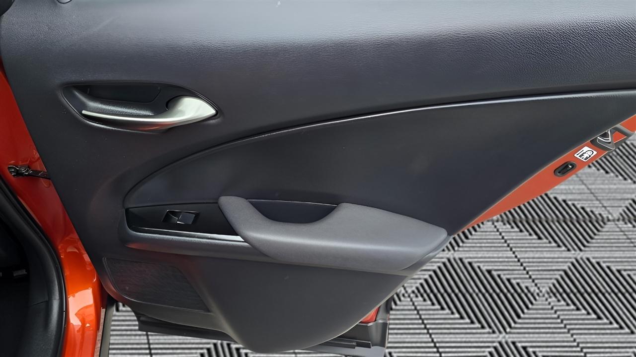 Lexus UX 250h Base 2021