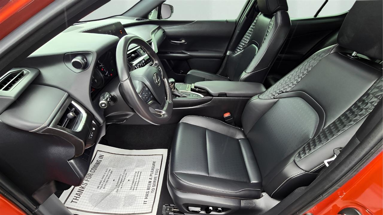 Lexus UX 250h Base 2021