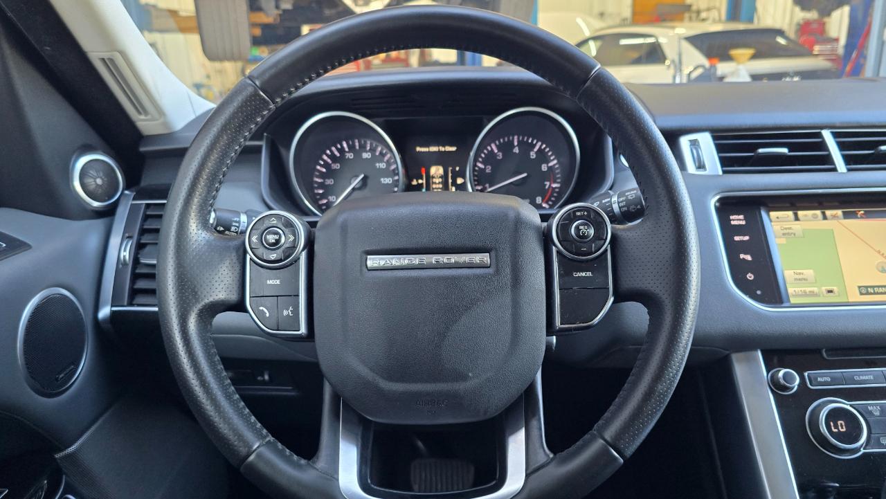 Land Rover Range Rover Sport 3.0L V6 Supercharged SE 2014