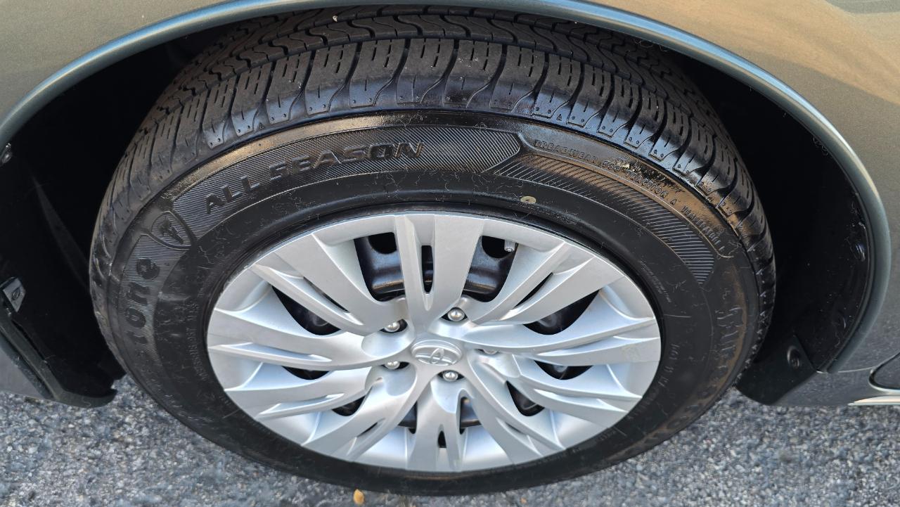 Toyota Camry L 2012