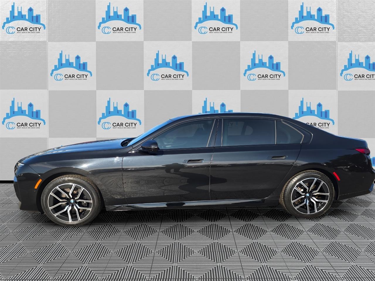BMW 7-Series 760i xDrive 2023