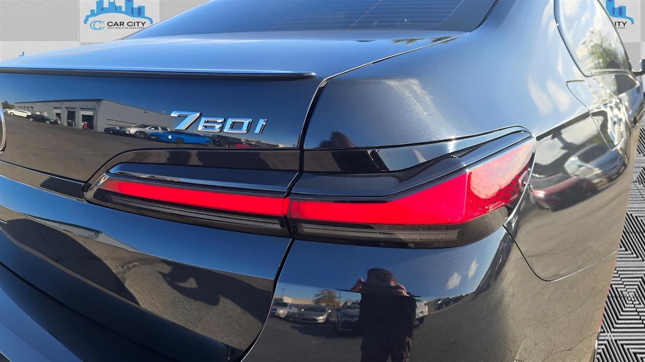 BMW 7-Series 760i xDrive 2023