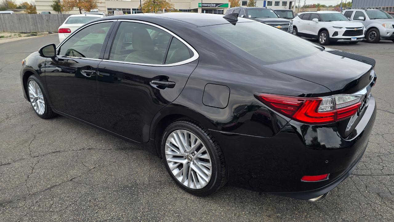 Lexus ES 350 Sedan 2016