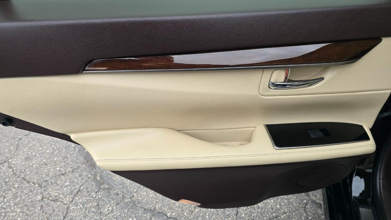 Lexus ES 350 Sedan 2016