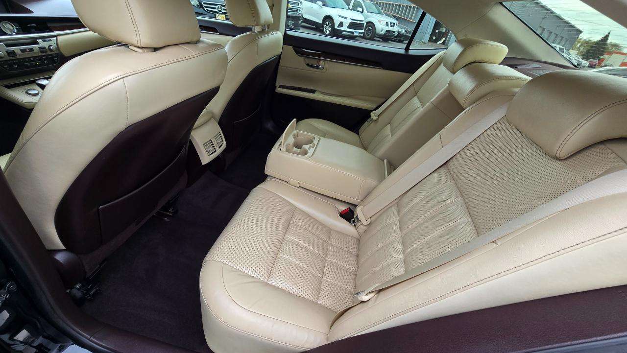 Lexus ES 350 Sedan 2016