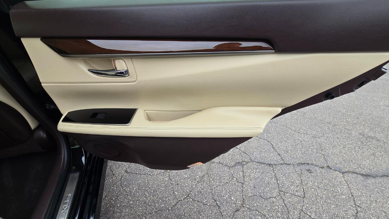 Lexus ES 350 Sedan 2016