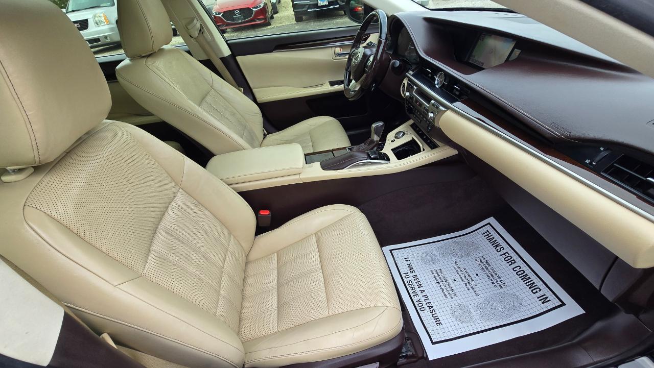 Lexus ES 350 Sedan 2016