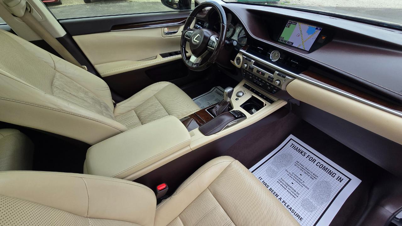 Lexus ES 350 Sedan 2016