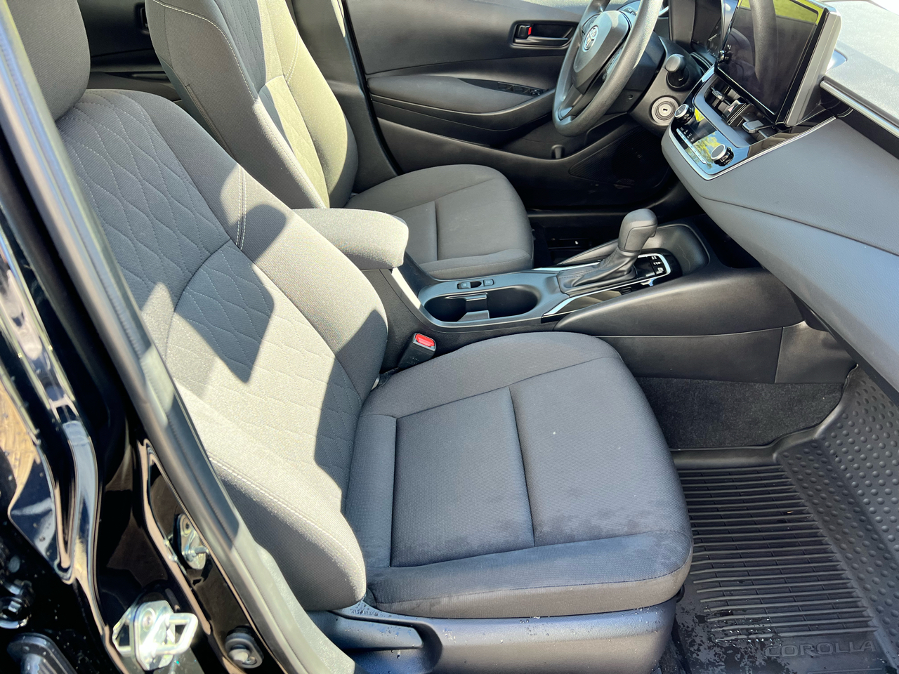 2024 Toyota Corolla Hybrid LE photo 4