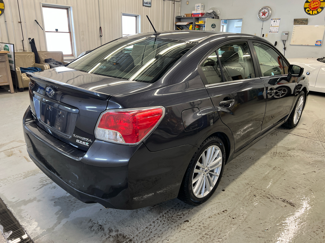 Subaru Impreza 2.0i Premium PZEV 4-Door 2016