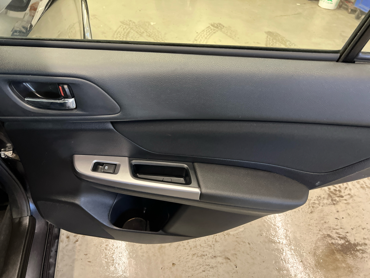 Subaru Impreza 2.0i Premium PZEV 4-Door 2016