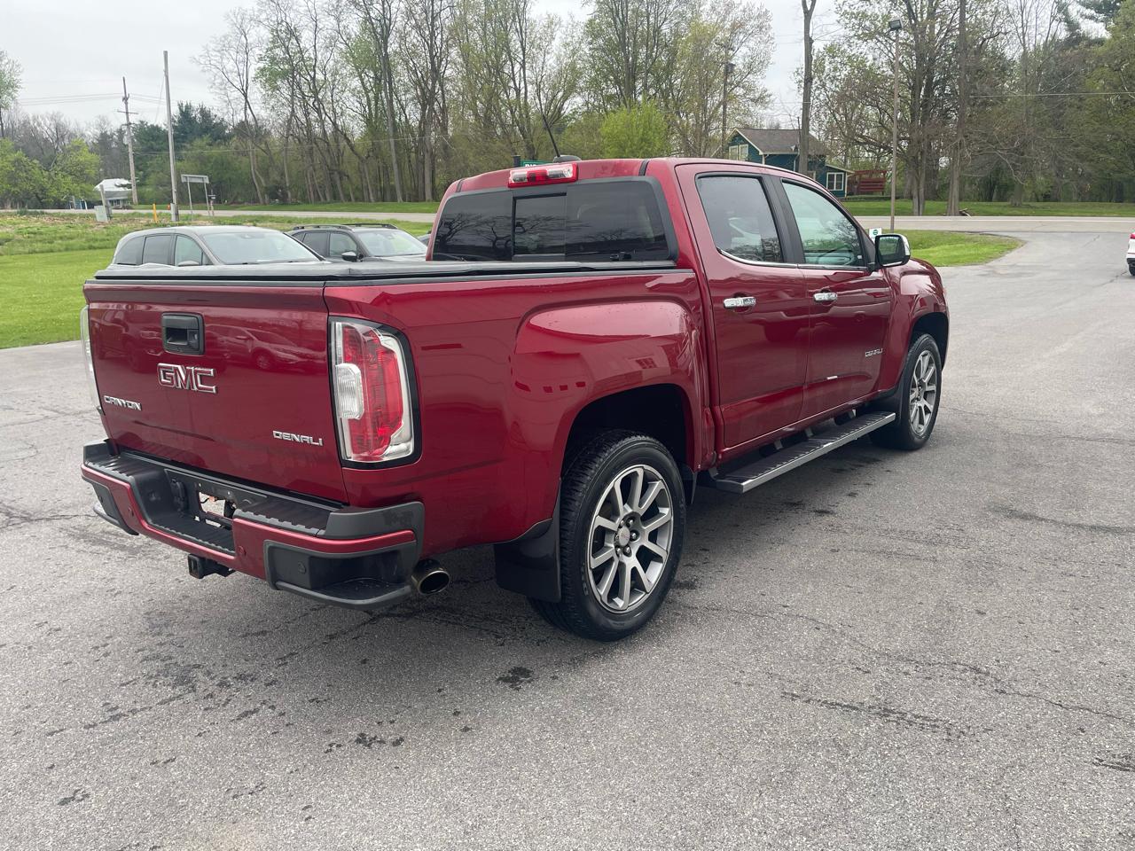 GMC Canyon Denali Crew Cab 4WD Long Box 2020