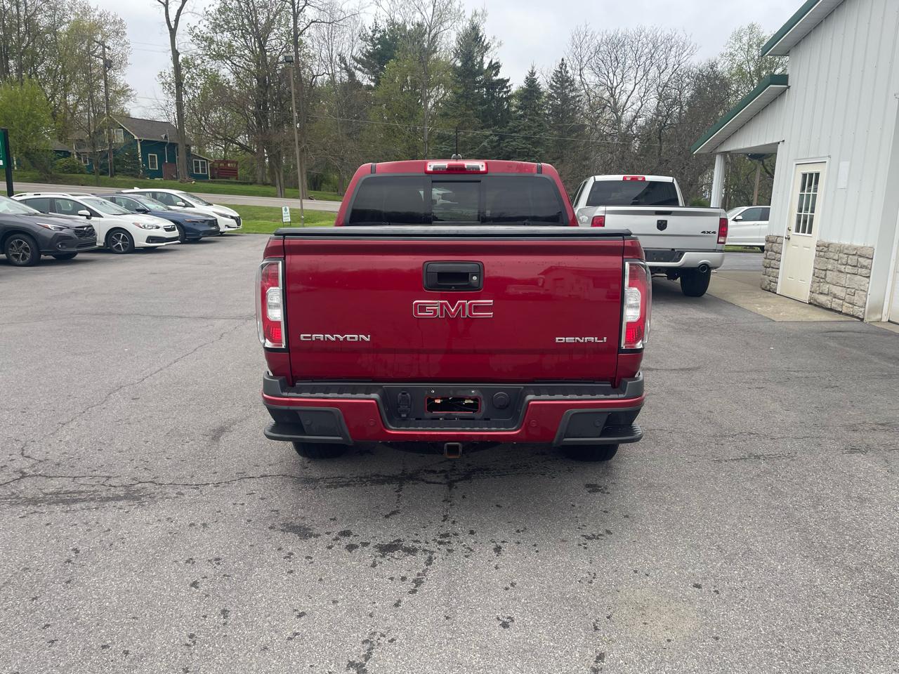 GMC Canyon Denali Crew Cab 4WD Long Box 2020